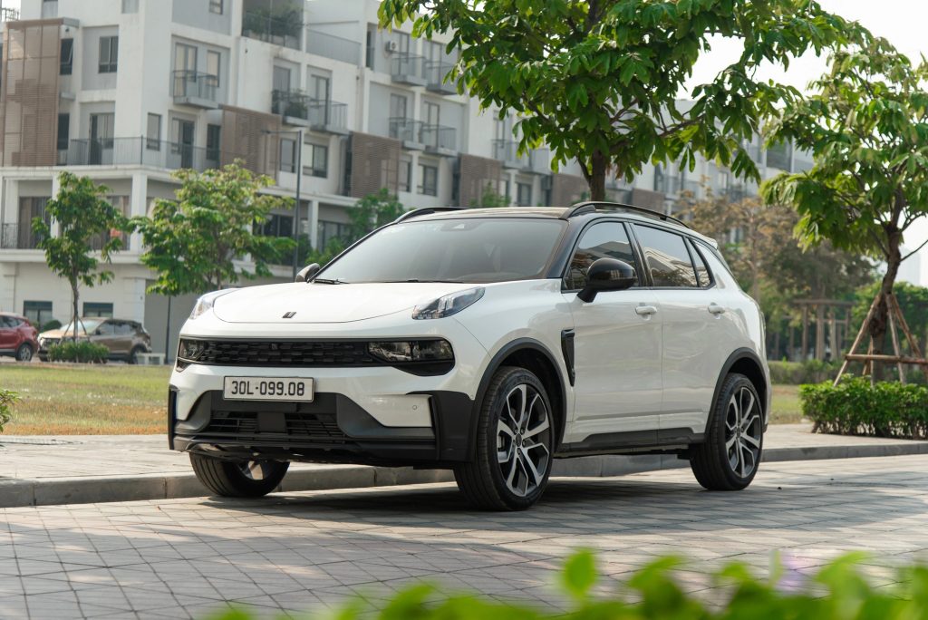 Lynk & Co 01